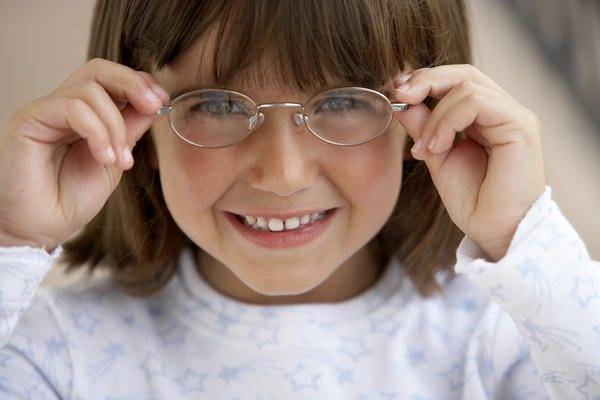 Ребенок в 2 года не одевает очки